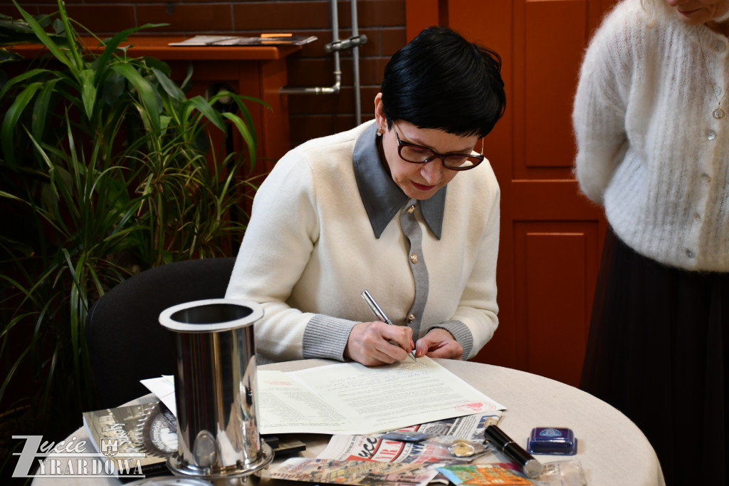 Między cegłami sprzed 130 lat