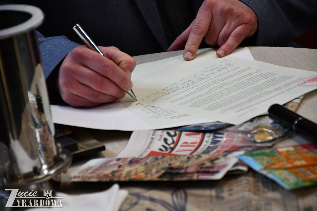 Między cegłami sprzed 130 lat