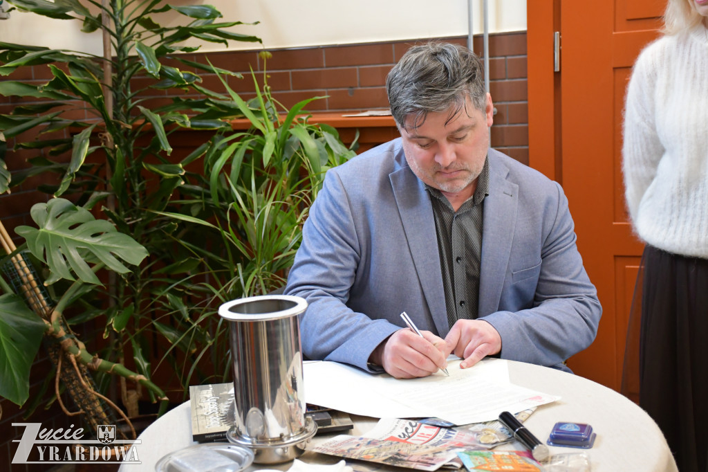 Między cegłami sprzed 130 lat