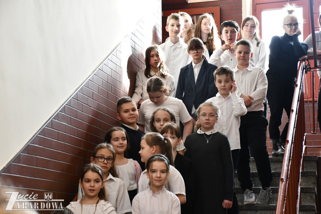 Między cegłami sprzed 130 lat