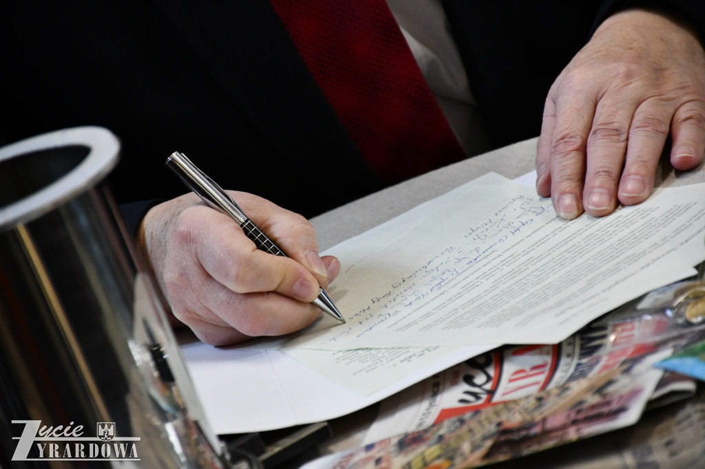 Między cegłami sprzed 130 lat