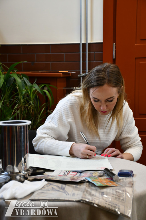 Między cegłami sprzed 130 lat