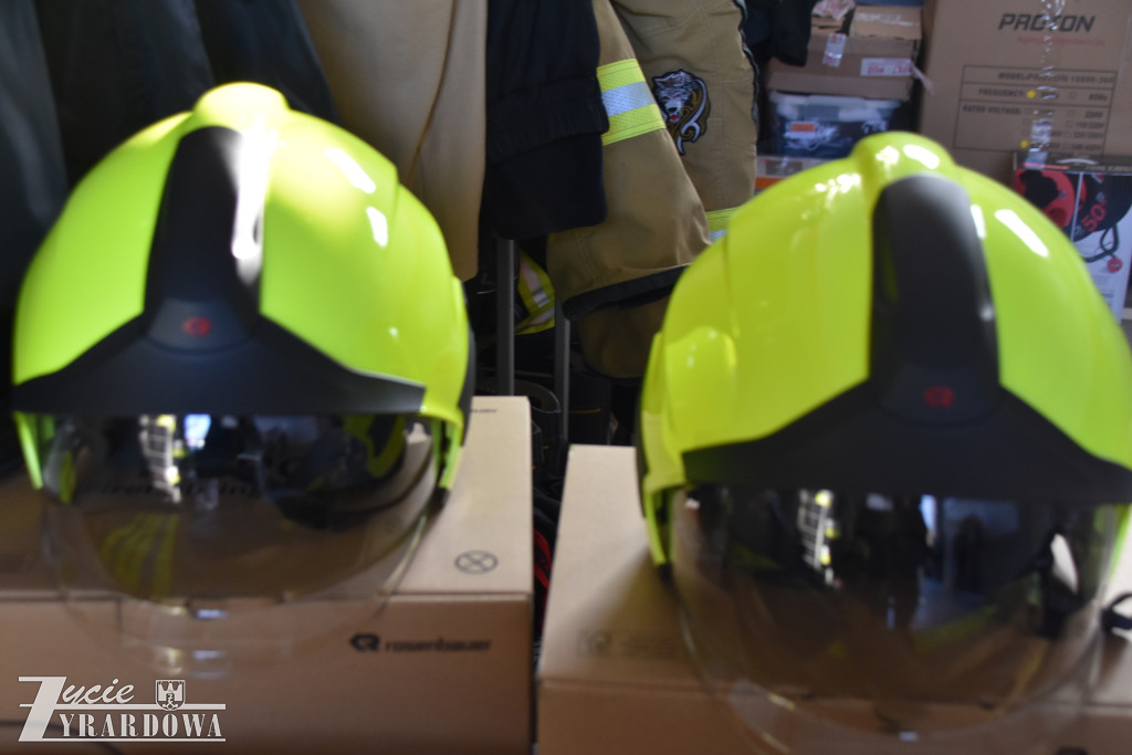 Strażacy otrzymali wyposażenie za 100 tysięcy złotych