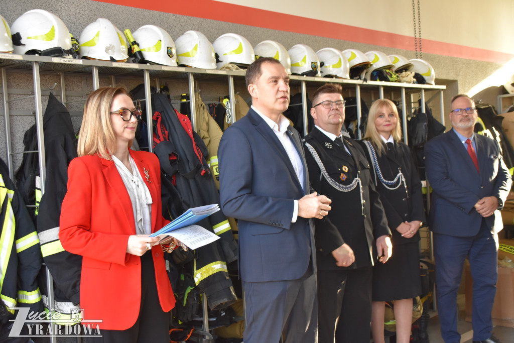 Strażacy otrzymali wyposażenie za 100 tysięcy złotych