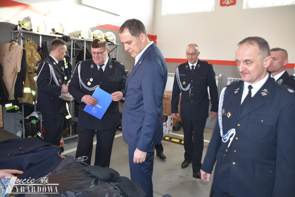Strażacy otrzymali wyposażenie za 100 tysięcy złotych