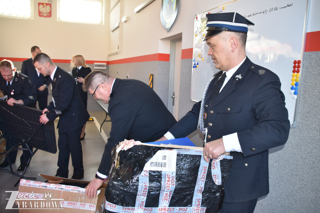 Strażacy otrzymali wyposażenie za 100 tysięcy złotych
