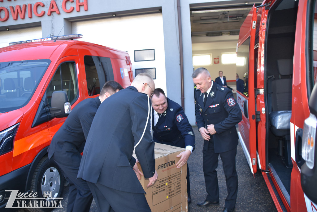 Strażacy otrzymali wyposażenie za 100 tysięcy złotych