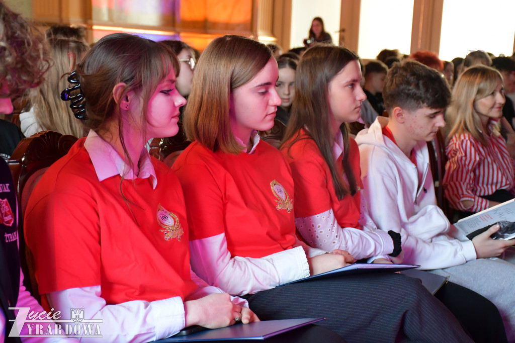 Z Anną Kamińską o uzależnieniach i Kotańskim