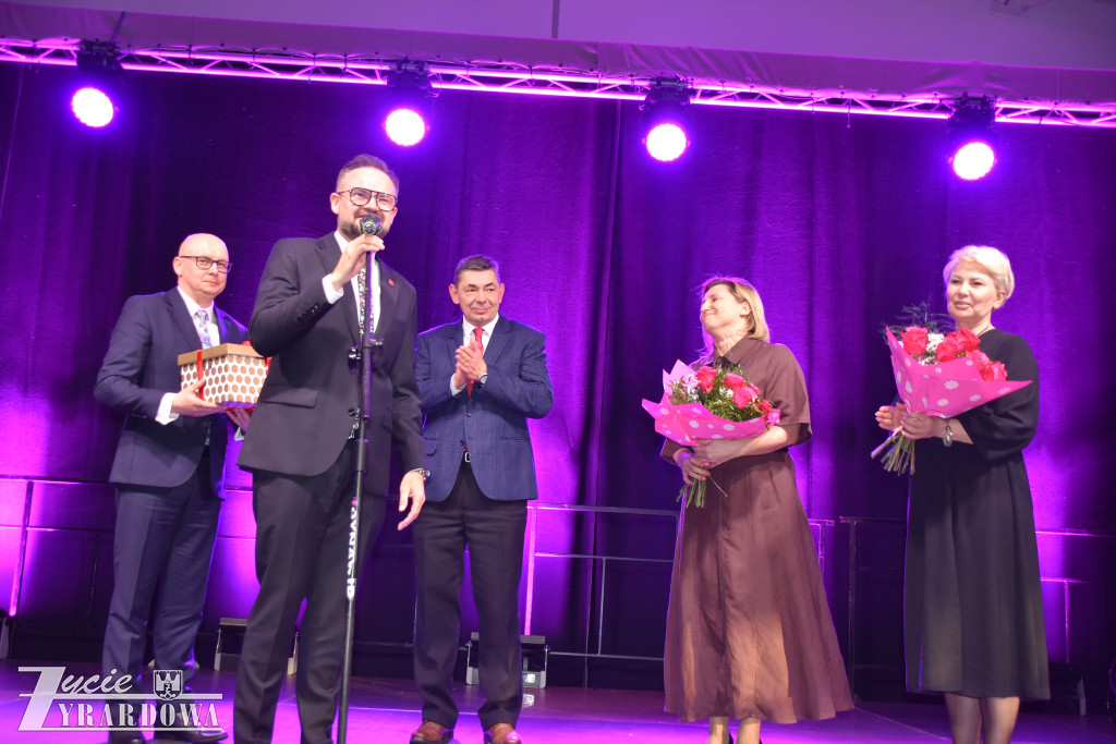 Piękny dzień z różami - pełen radości i gorących serc