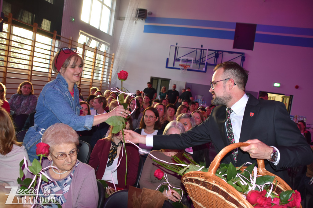 Piękny dzień z różami - pełen radości i gorących serc