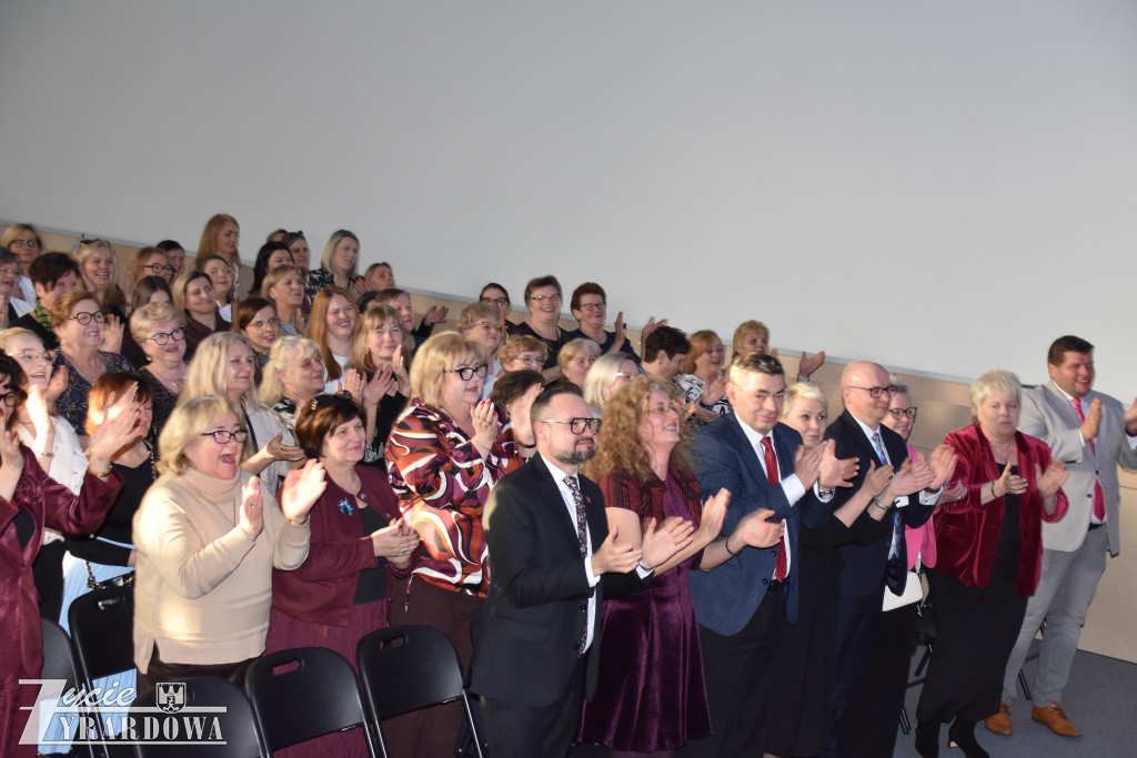 Piękny dzień z różami - pełen radości i gorących serc