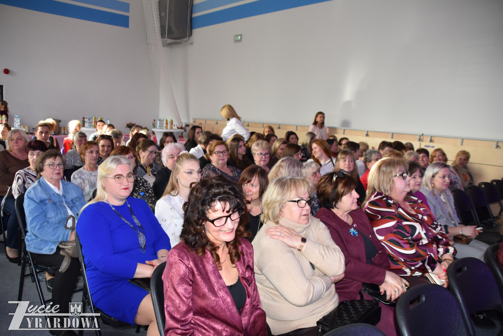 Piękny dzień z różami - pełen radości i gorących serc