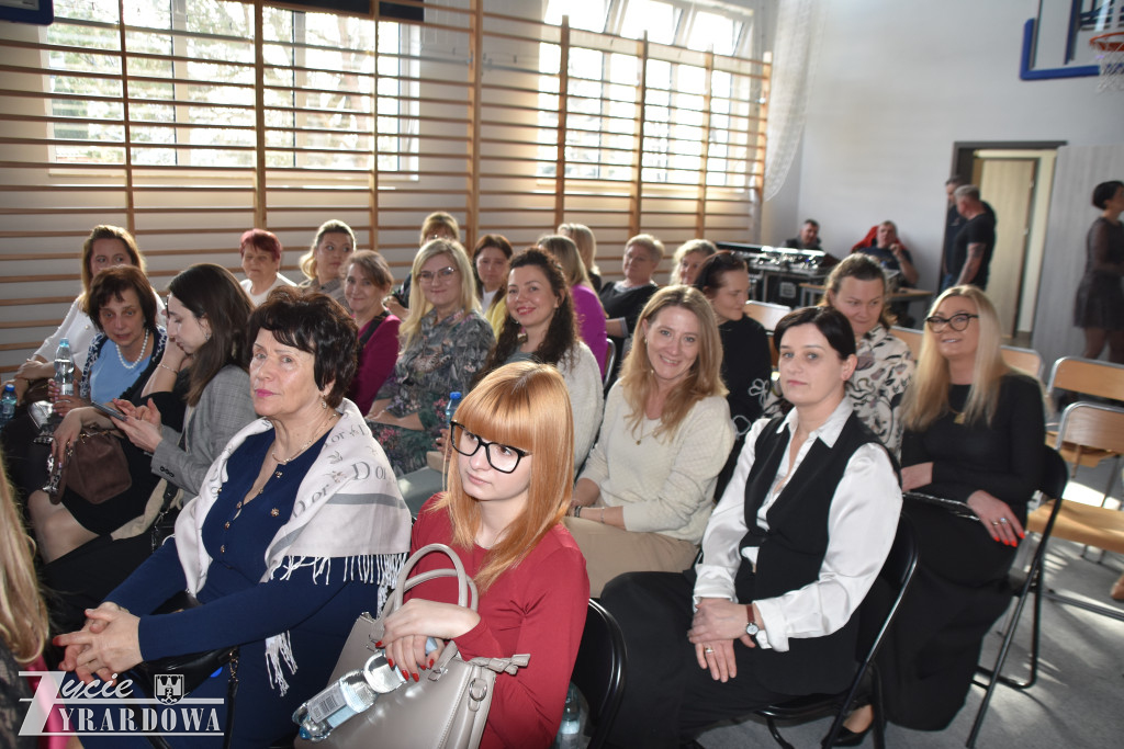 Piękny dzień z różami - pełen radości i gorących serc