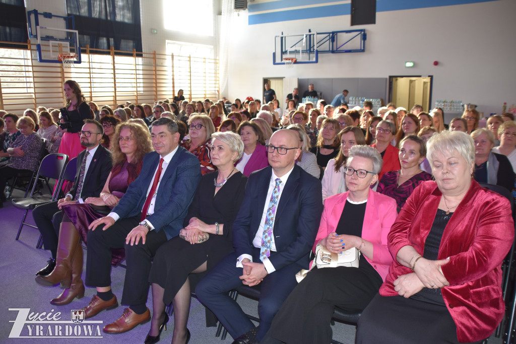 Piękny dzień z różami - pełen radości i gorących serc