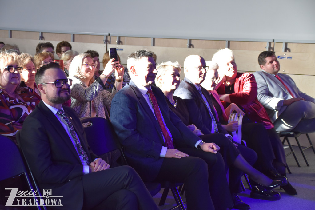 Piękny dzień z różami - pełen radości i gorących serc