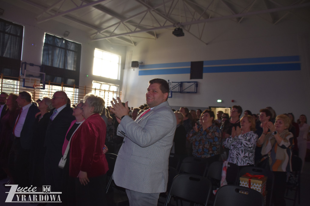 Piękny dzień z różami - pełen radości i gorących serc