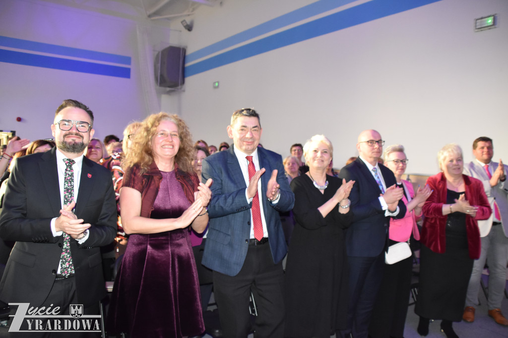 Piękny dzień z różami - pełen radości i gorących serc