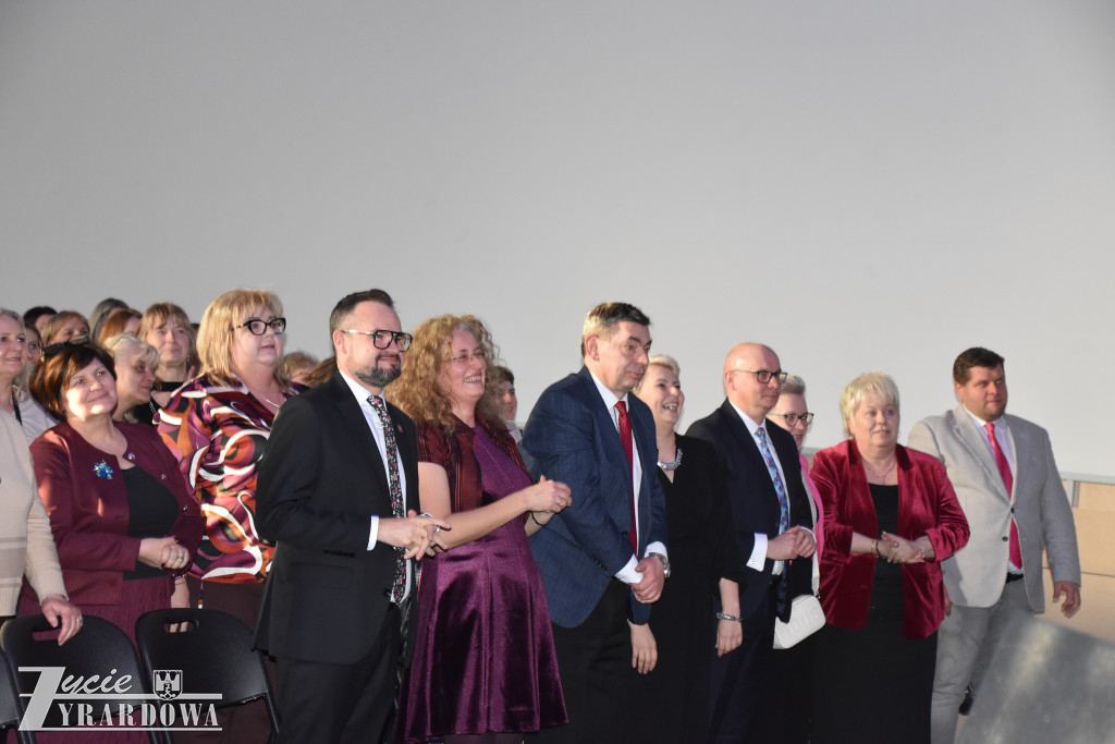 Piękny dzień z różami - pełen radości i gorących serc