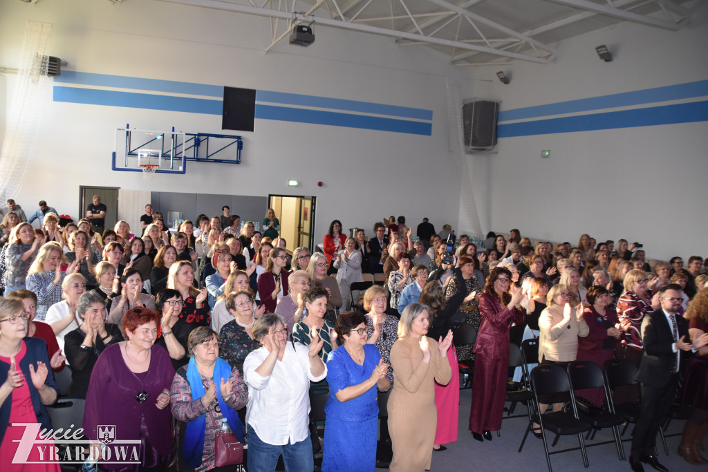 Piękny dzień z różami - pełen radości i gorących serc