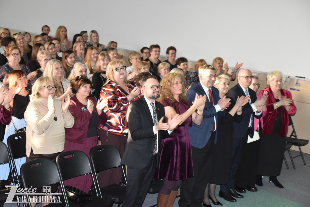 Piękny dzień z różami - pełen radości i gorących serc