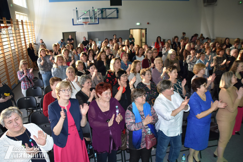 Piękny dzień z różami - pełen radości i gorących serc