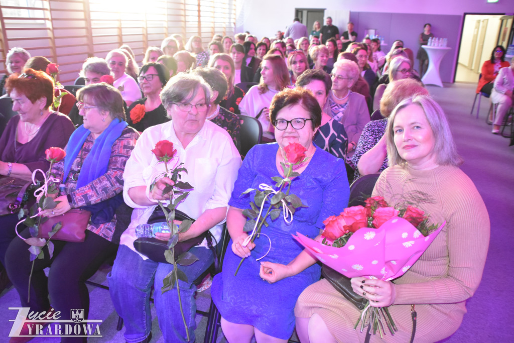 Piękny dzień z różami - pełen radości i gorących serc