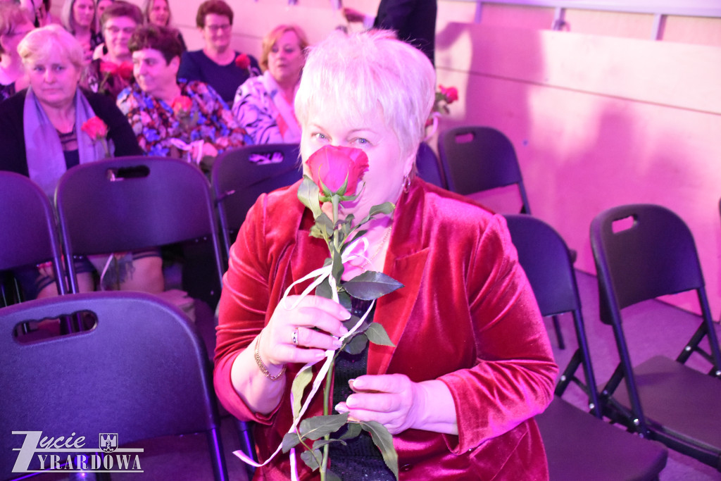 Piękny dzień z różami - pełen radości i gorących serc