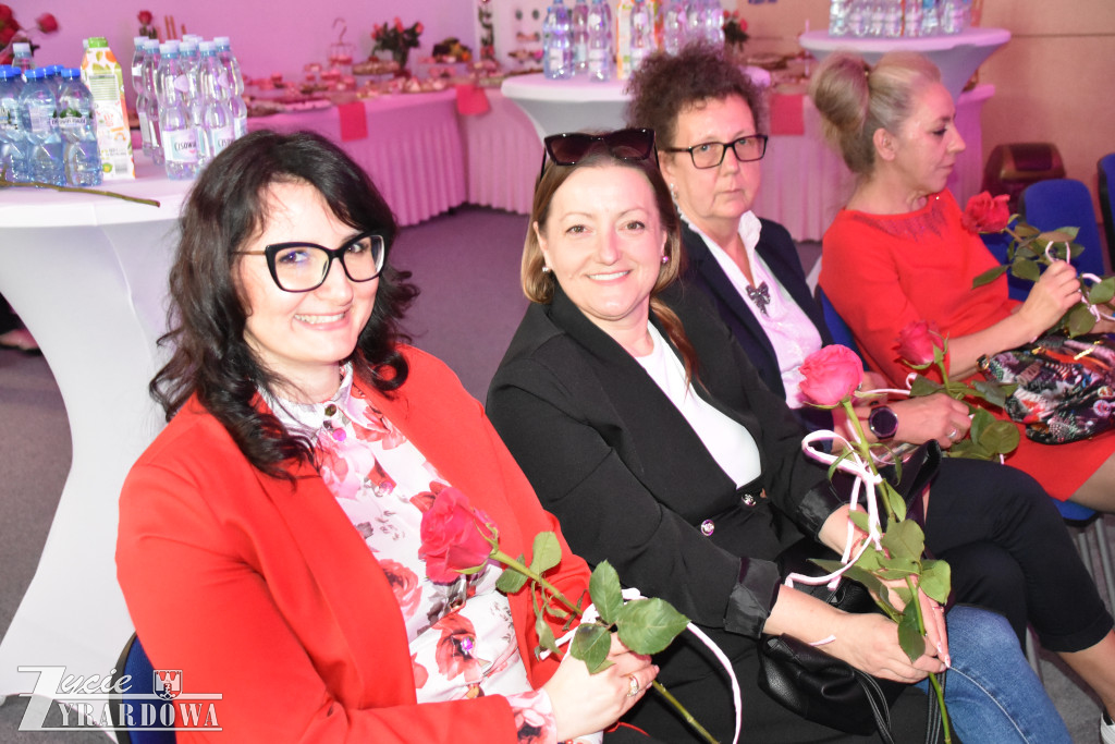 Piękny dzień z różami - pełen radości i gorących serc