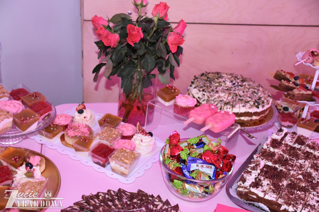 Piękny dzień z różami - pełen radości i gorących serc