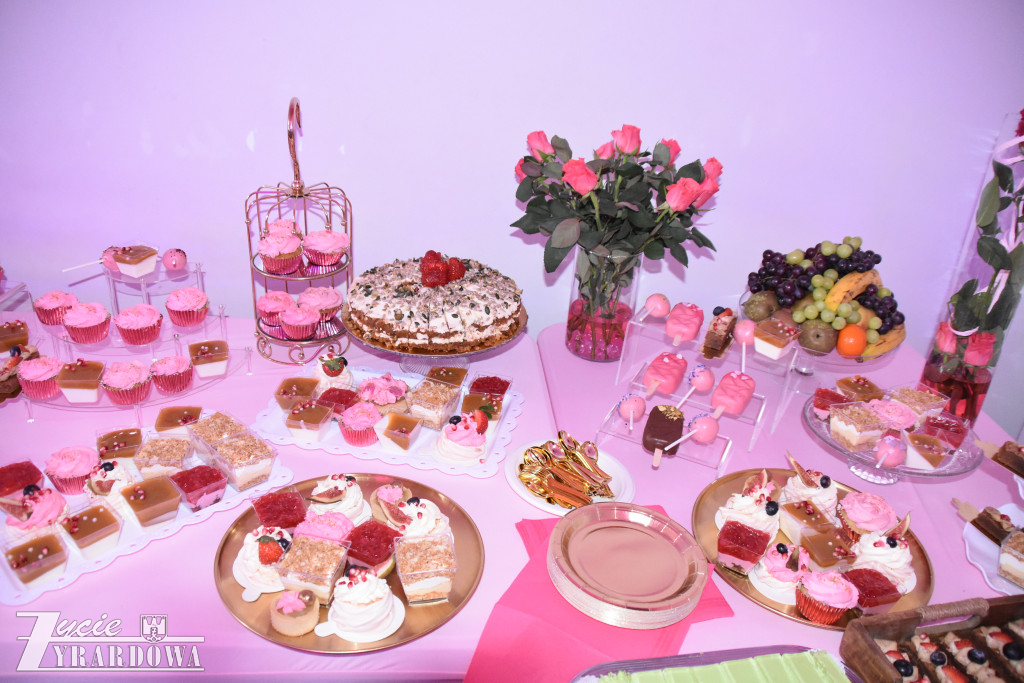 Piękny dzień z różami - pełen radości i gorących serc