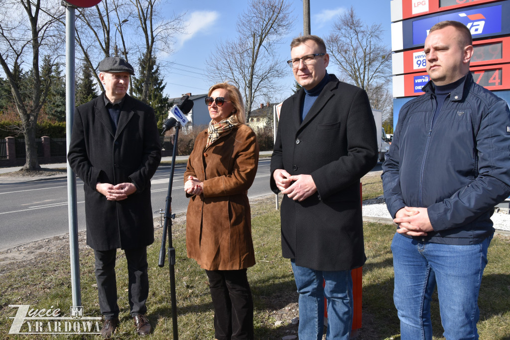 Konferencja PiS: Jak obniżyć cenę paliw?