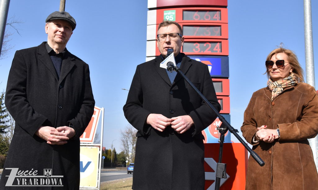 Konferencja PiS: Jak obniżyć cenę paliw?