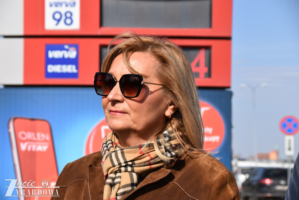 Konferencja PiS: Jak obniżyć cenę paliw?