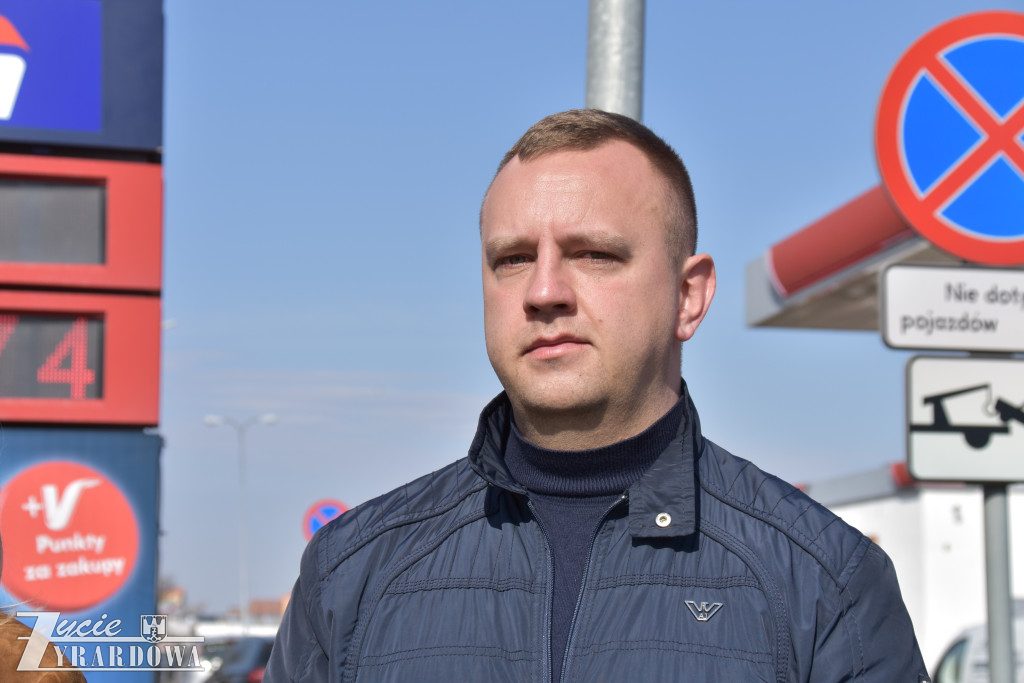 Konferencja PiS: Jak obniżyć cenę paliw?