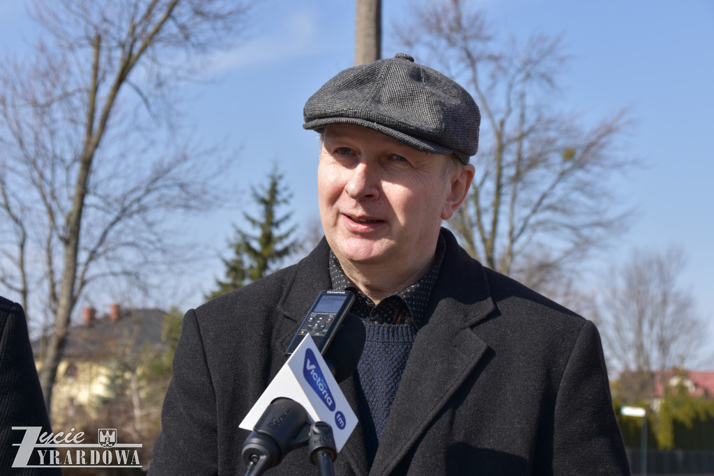 Konferencja PiS: Jak obniżyć cenę paliw?