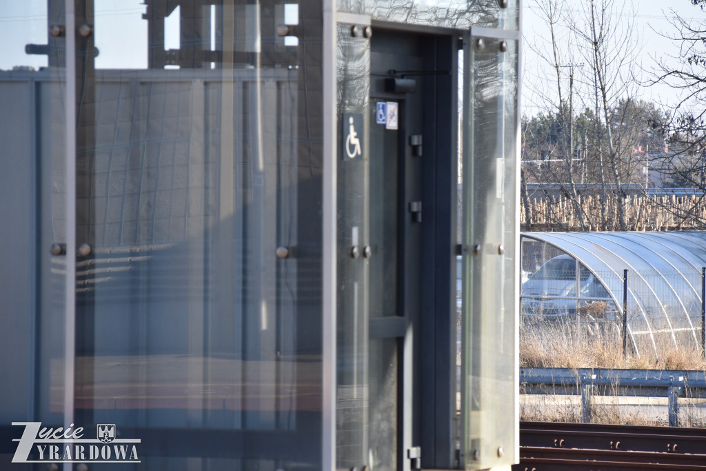 Stał się „cud” - działają windy na peronach w Żyrardowie
