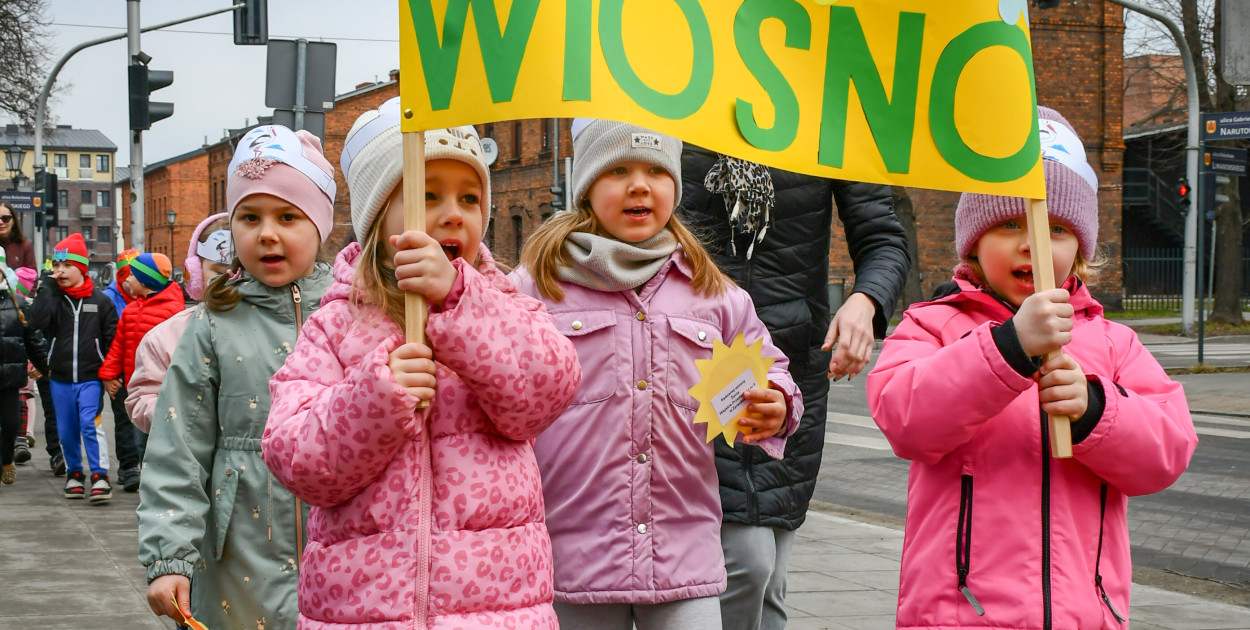Wiosenna radość na ulicach miasta