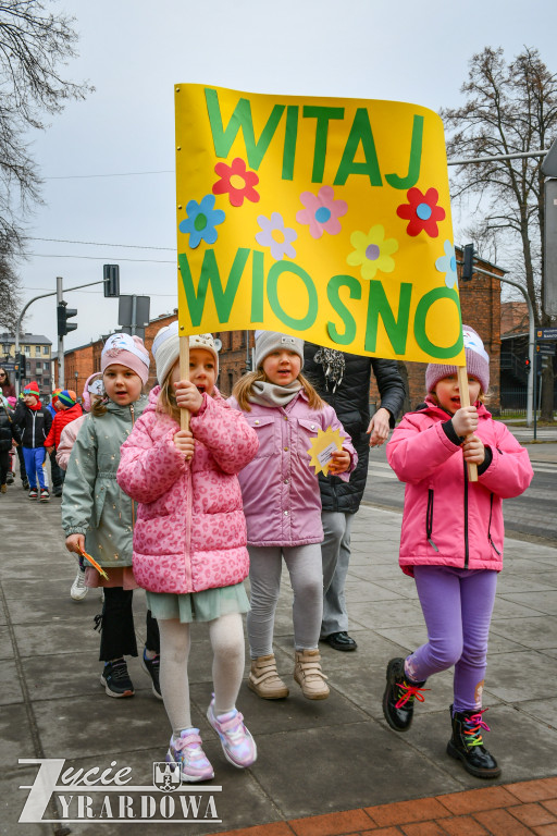 Wiosenna radość na ulicach miasta