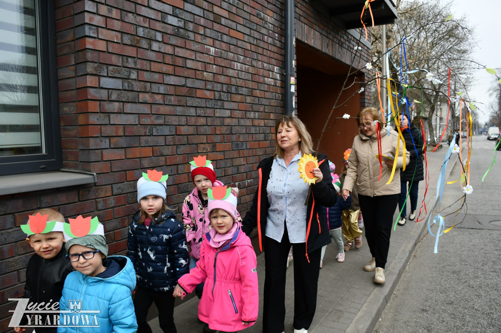 Wiosenna radość na ulicach miasta