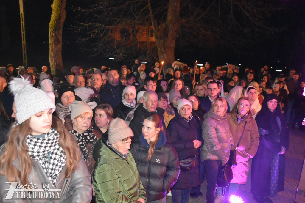 Przedstawiono żywe obraz z męki Pańskiej