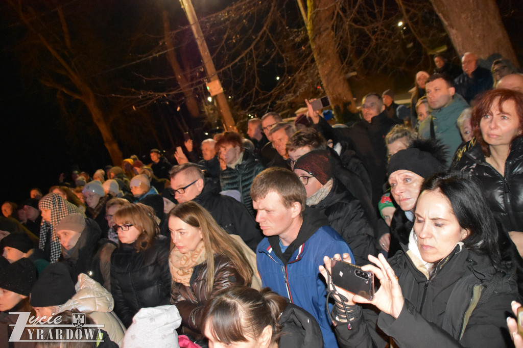 Przedstawiono żywe obraz z męki Pańskiej