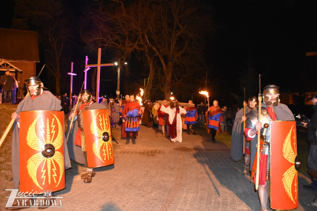 Przedstawiono żywe obraz z męki Pańskiej