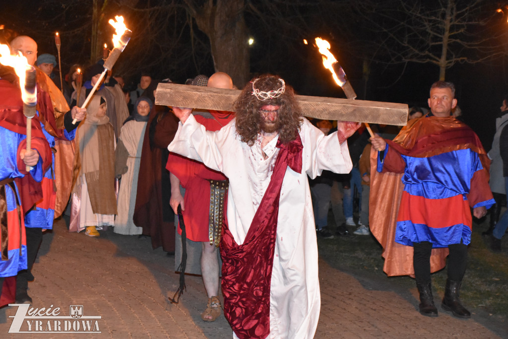 Przedstawiono żywe obraz z męki Pańskiej