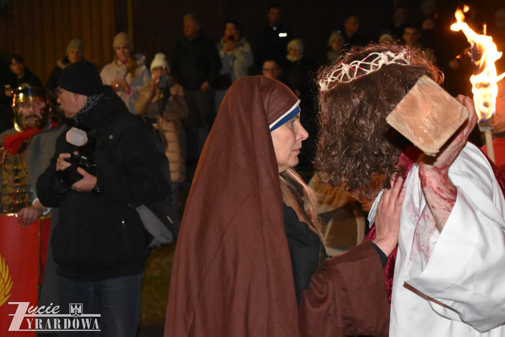 Przedstawiono żywe obraz z męki Pańskiej