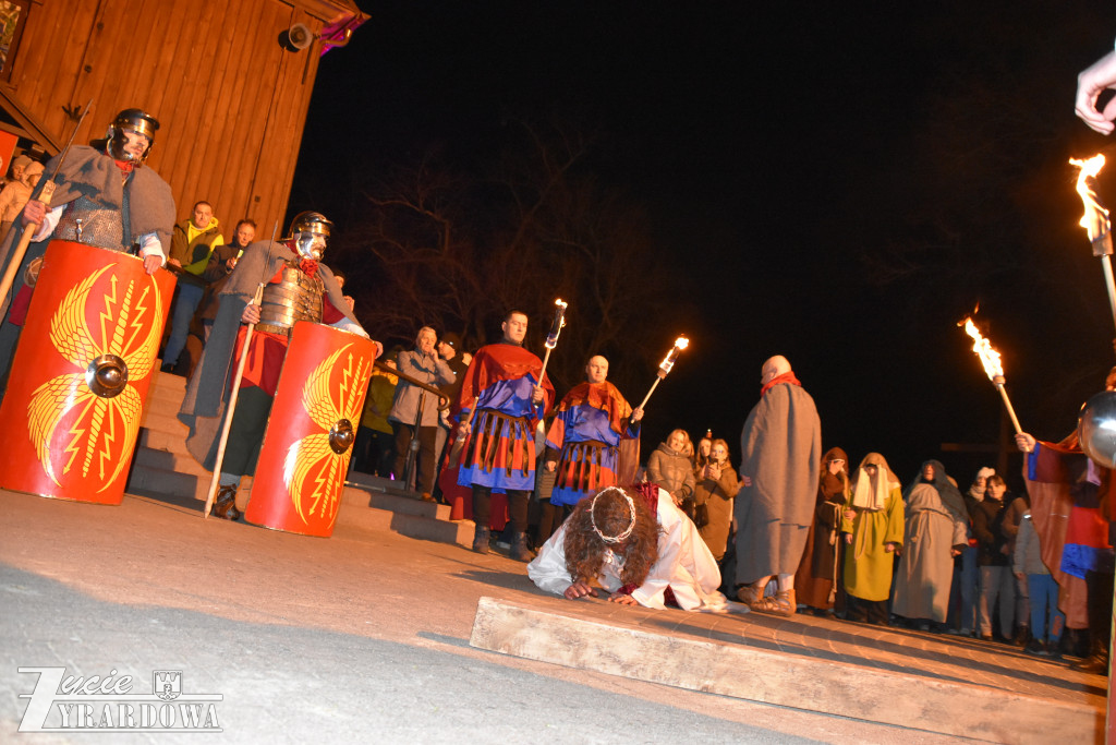 Przedstawiono żywe obraz z męki Pańskiej