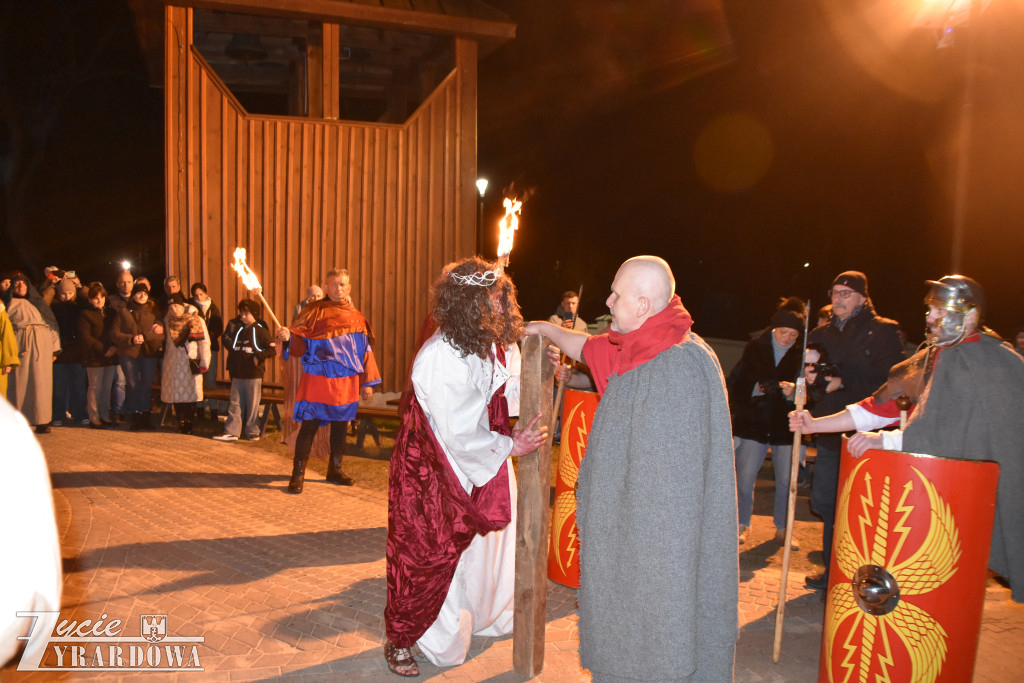 Przedstawiono żywe obraz z męki Pańskiej