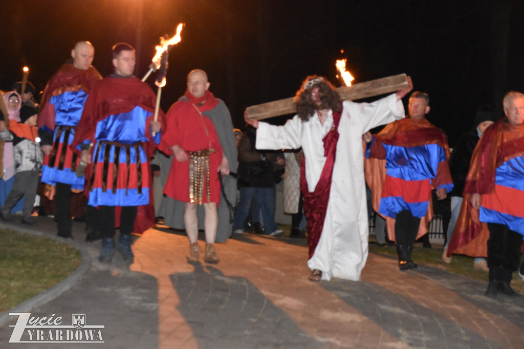 Przedstawiono żywe obraz z męki Pańskiej