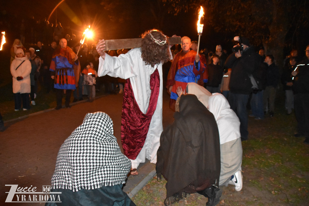 Przedstawiono żywe obraz z męki Pańskiej