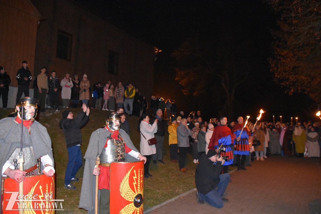 Przedstawiono żywe obraz z męki Pańskiej