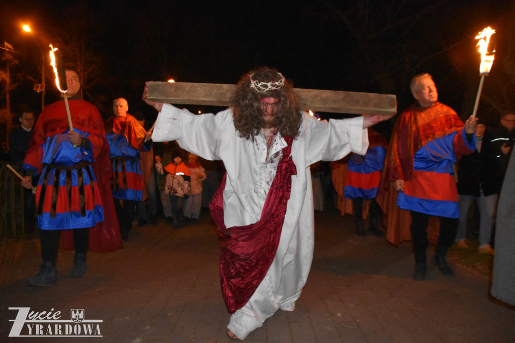 Przedstawiono żywe obraz z męki Pańskiej